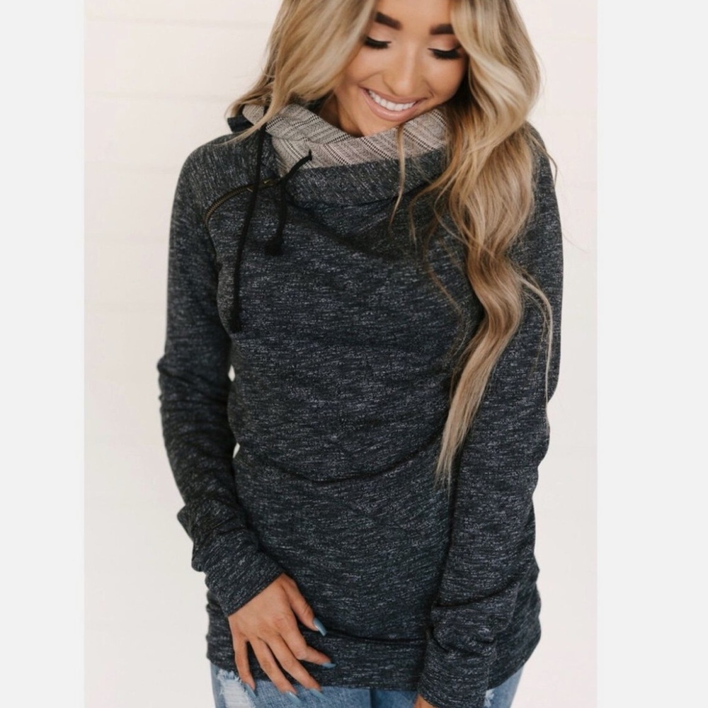 Ampersand Ave Black Tribal Marled Doublehood Sweatshirt Thumb Hole
Size Small